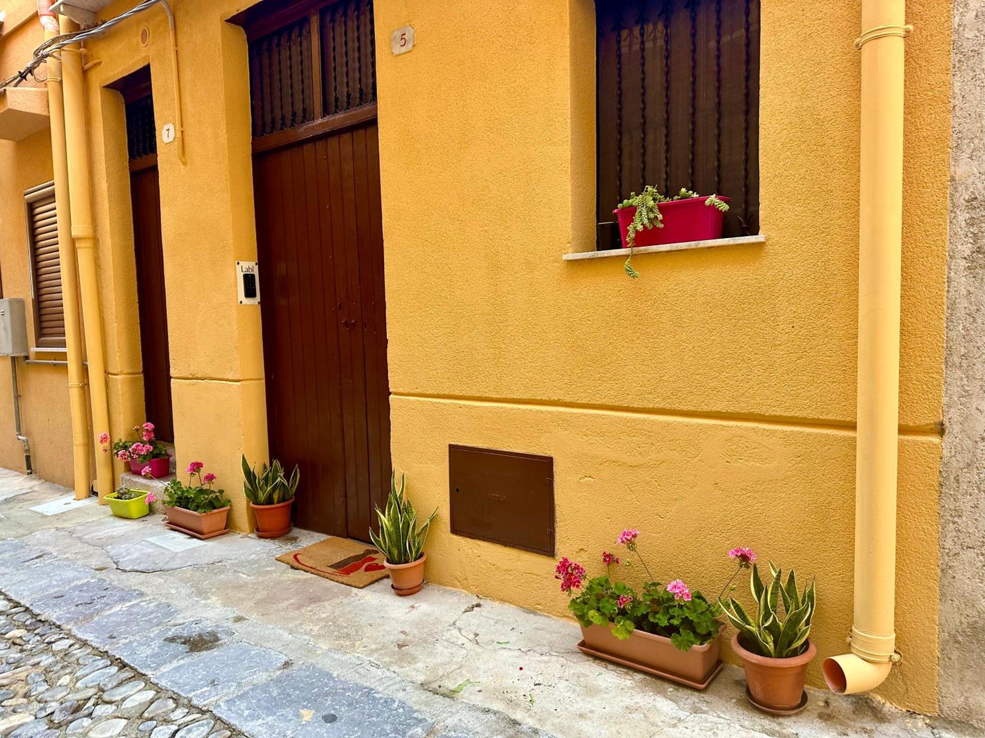 Casa Labi Lägenhet Termini Imerese Exteriör bild
